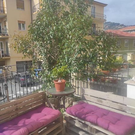 فيلا La Casa Del Sole إمبيريا المظهر الخارجي الصورة